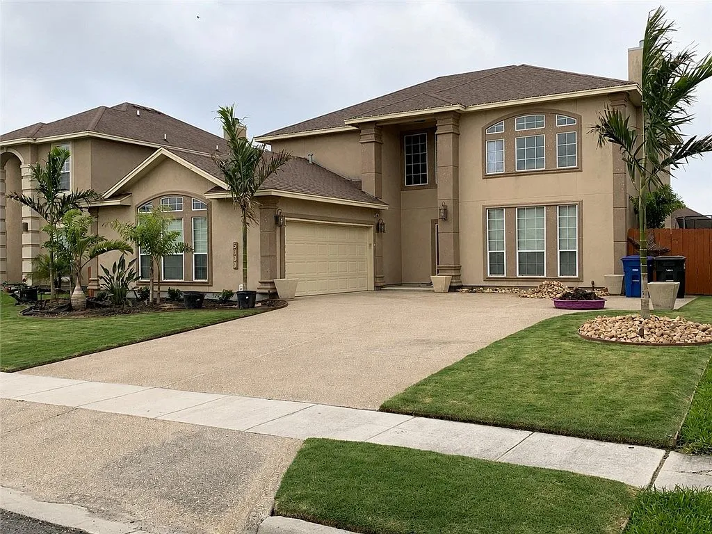 Corpus Christi, TX 4-Bedroom Home with 2,605 Sq Ft for Sale photo 2