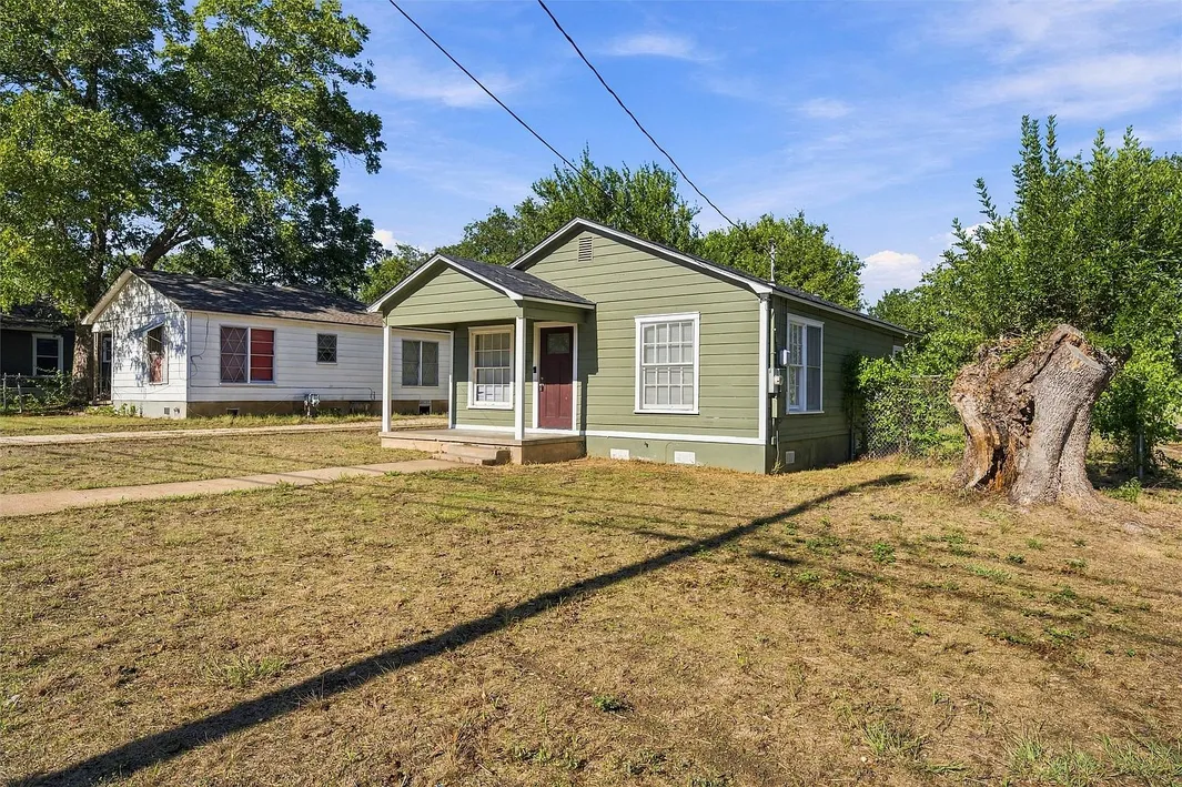 3-Bedroom Remodeled Home on a Corner Lot in Waco, Texas photo 2