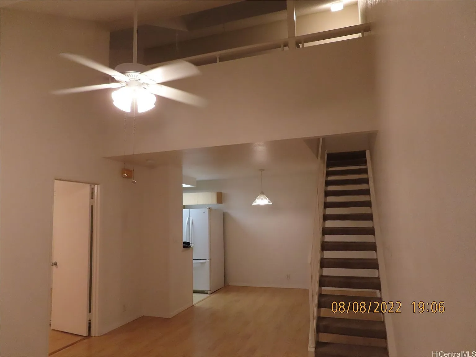 Crosspointe 2-Bedroom Leasehold Townhouse with Loft in Honolulu photo 3