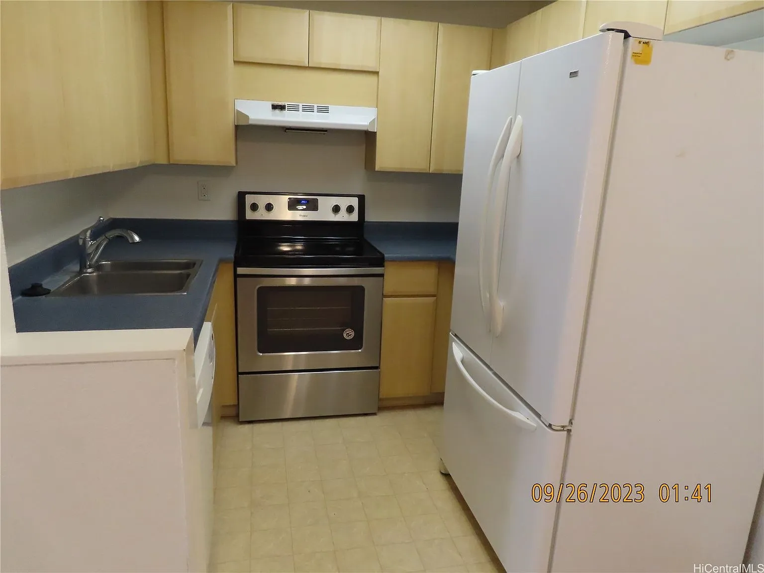 Crosspointe 2-Bedroom Leasehold Townhouse with Loft in Honolulu photo 6