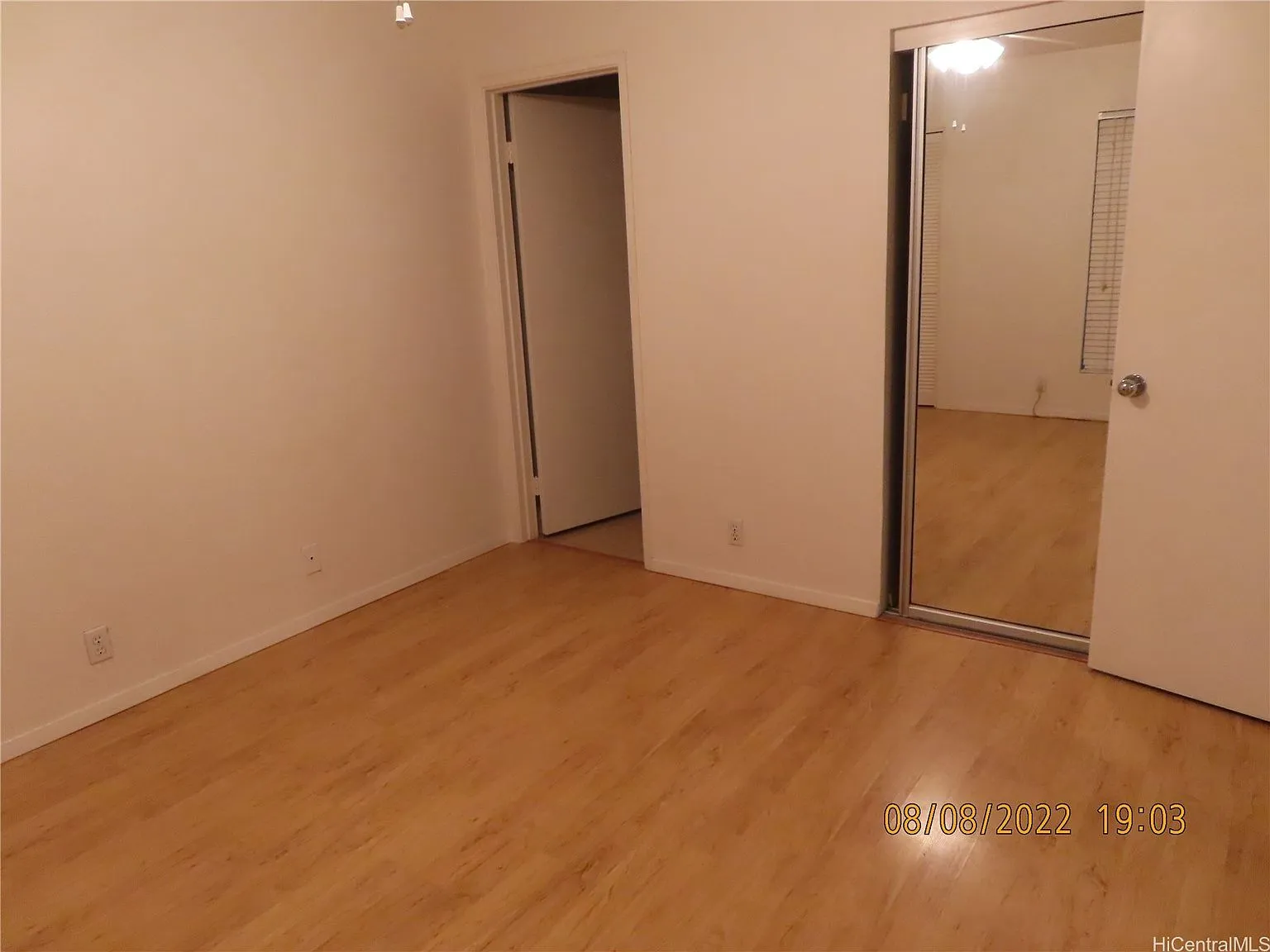 Crosspointe 2-Bedroom Leasehold Townhouse with Loft in Honolulu photo 8