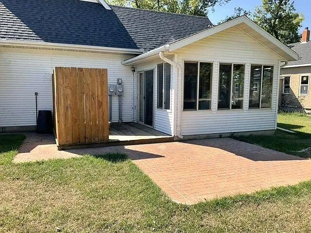 Charming 3-Bedroom Home with Attached Garage for Sale at 317 5th St SE, Rugby, ND photo 6