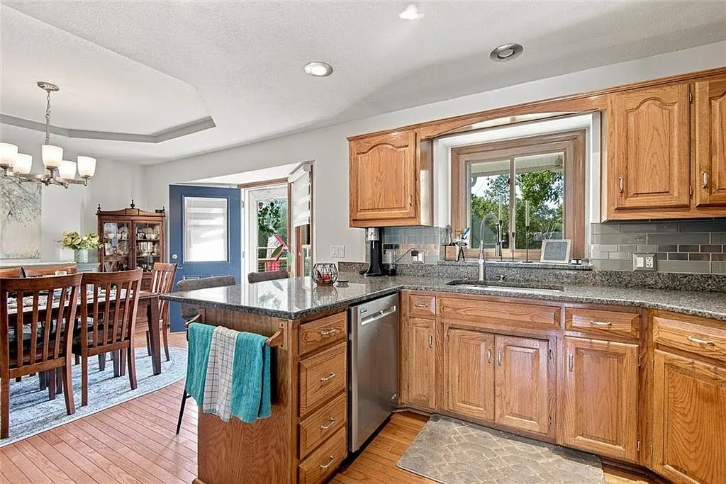 Updated 4-Bedroom Detached Home on a 0.69-Acre Lot in Kansas City, MO photo 9