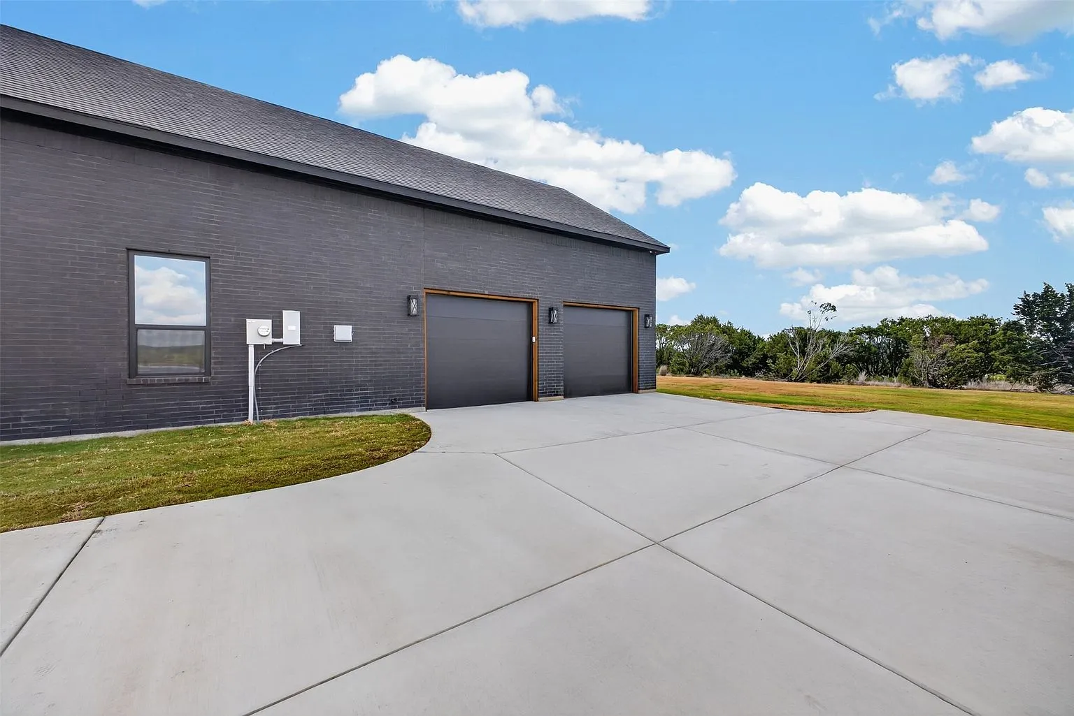 Nemo, Texas Country Home on 0.6 Acres with 3 Bedrooms photo 3