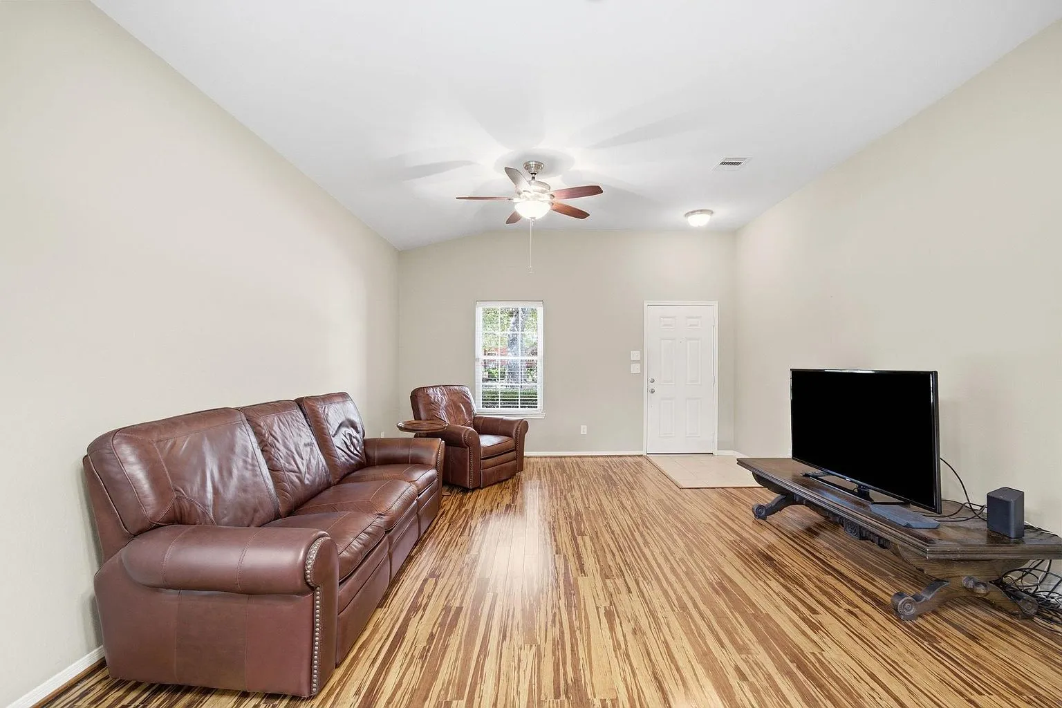 Katy, TX Corner-Lot Home for Sale with 3 Bedrooms and Covered Patio photo 9