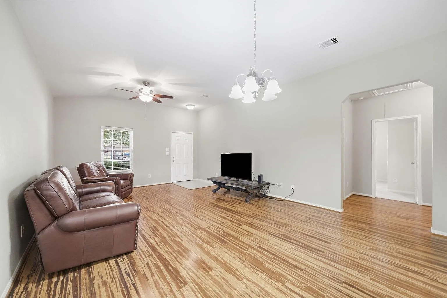 Katy, TX Corner-Lot Home for Sale with 3 Bedrooms and Covered Patio photo 5