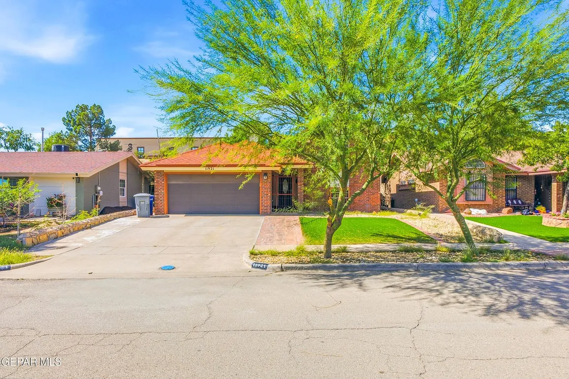 El Paso, TX Tri-Level Home for Sale with 3 Bedrooms and Loft photo 2