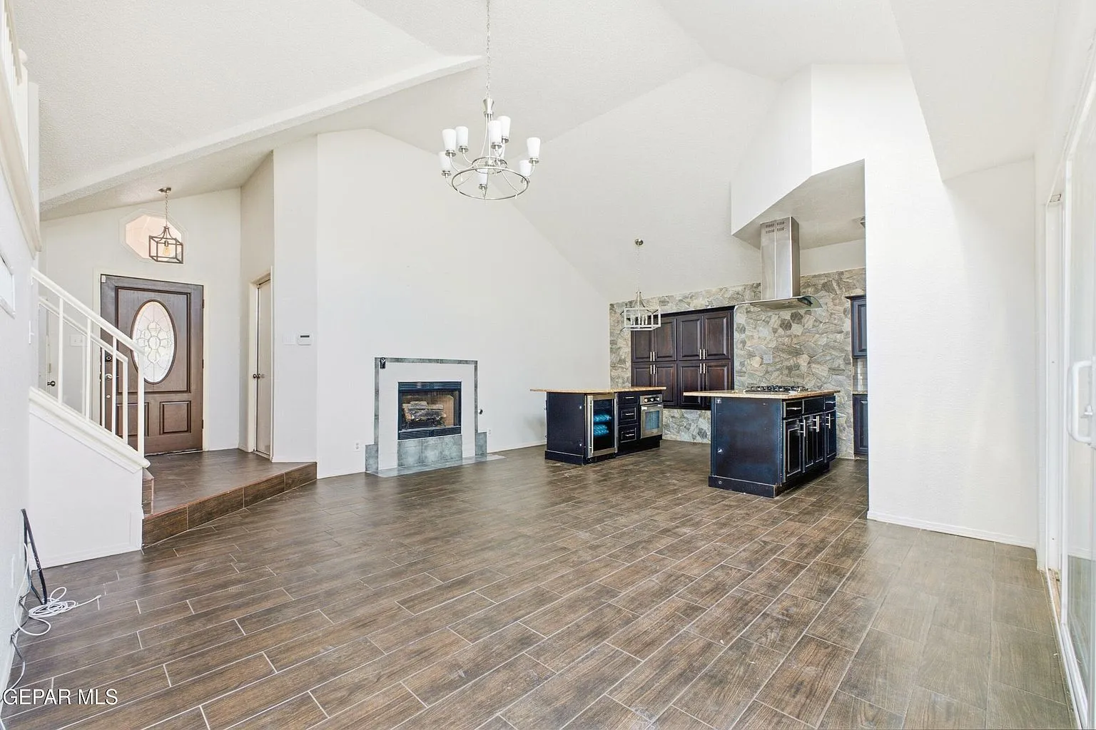 El Paso, TX Tri-Level Home for Sale with 3 Bedrooms and Loft photo 3