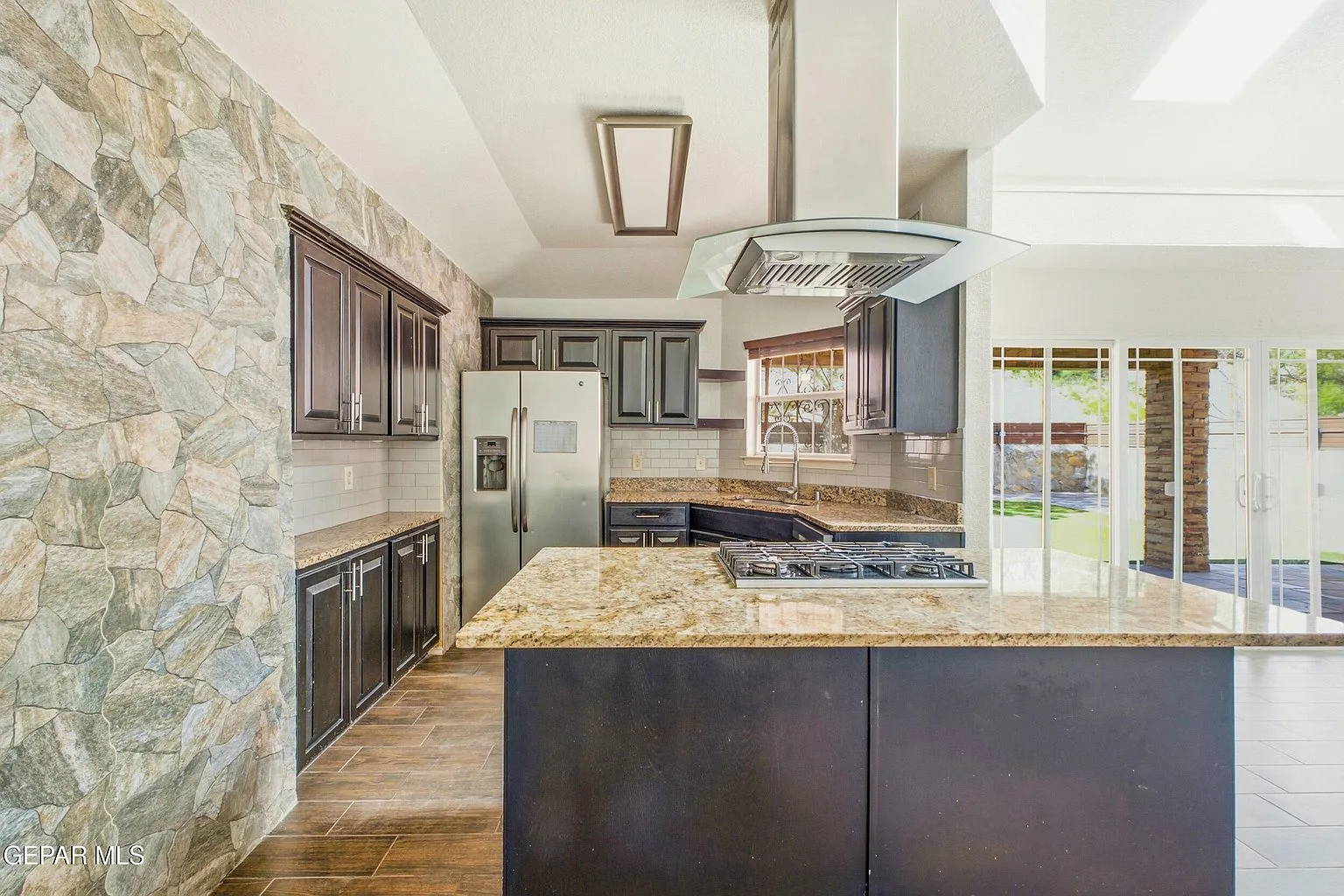 El Paso, TX Tri-Level Home for Sale with 3 Bedrooms and Loft photo 8