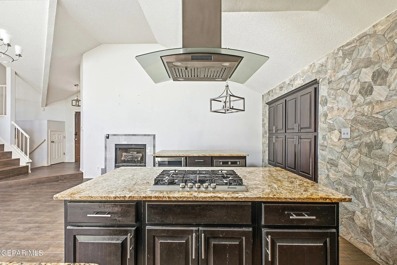 El Paso, TX Tri-Level Home for Sale with 3 Bedrooms and Loft photo 10
