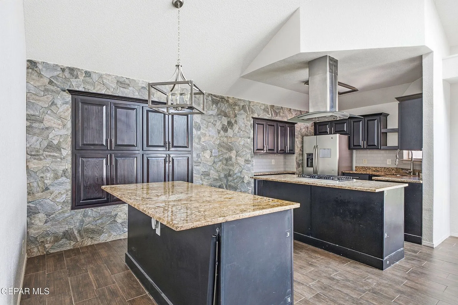 El Paso, TX Tri-Level Home for Sale with 3 Bedrooms and Loft photo 6