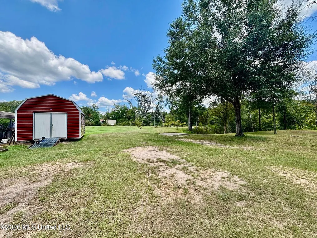 46 Pearl View Cir, Monticello, MS 39654: Riverfront Manufactured Home on 7 Acres photo 5