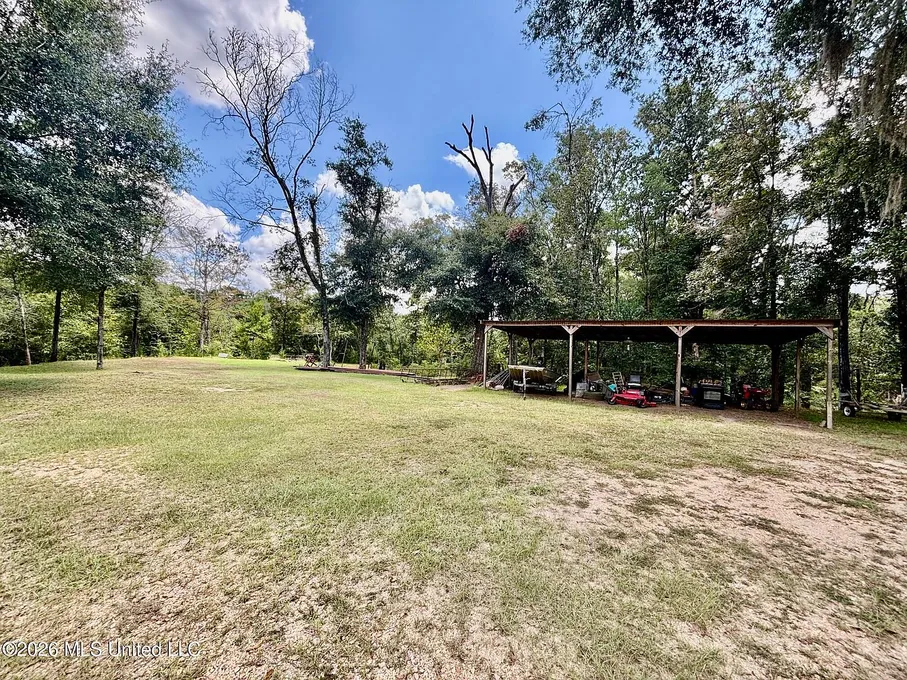 46 Pearl View Cir, Monticello, MS 39654: Riverfront Manufactured Home on 7 Acres photo 4