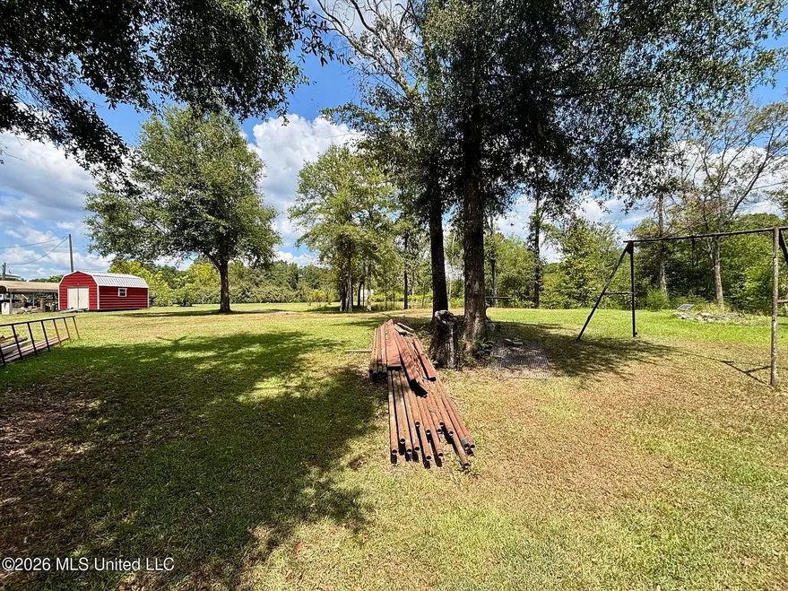 46 Pearl View Cir, Monticello, MS 39654: Riverfront Manufactured Home on 7 Acres photo 9