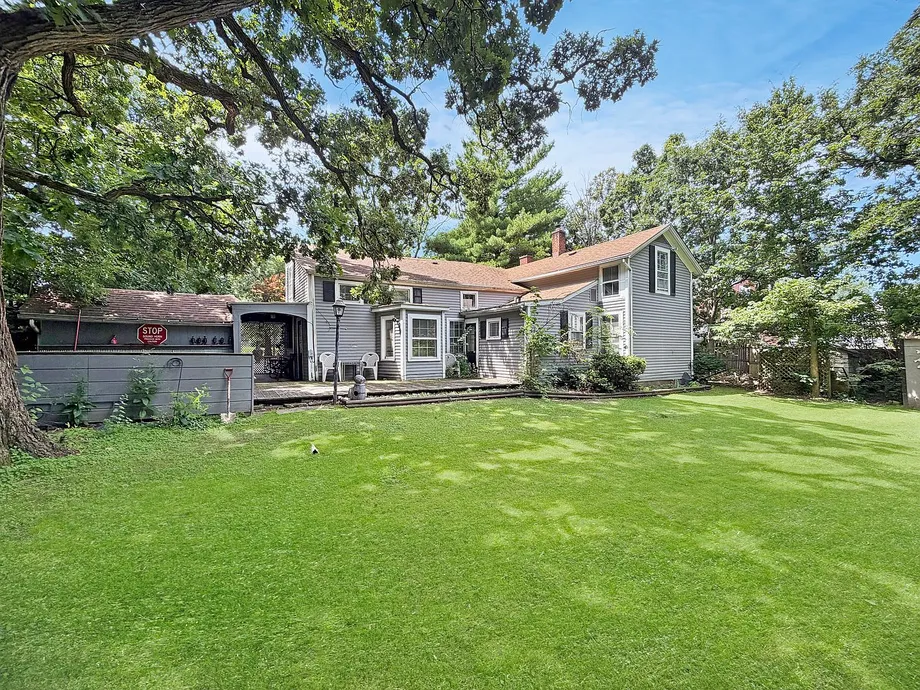 518 E 10th St, Lockport, IL 60441: Renovation Opportunity on a Mature-Treed Lot photo 9