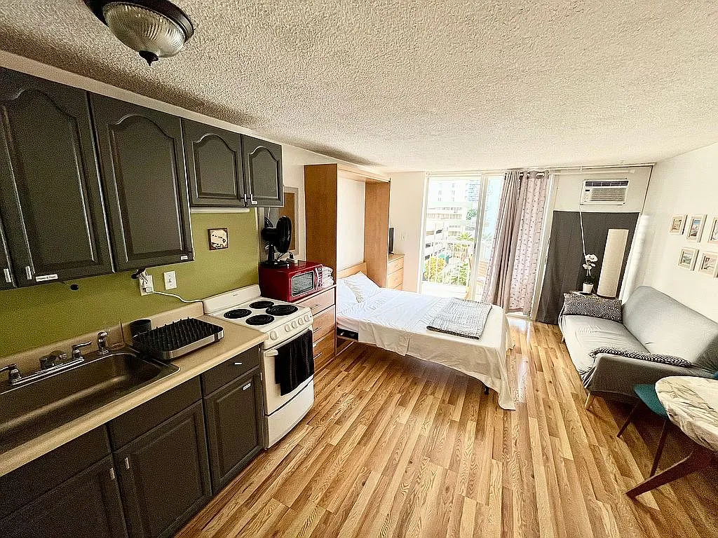 Waikiki Studio Townhouse with Open Lanai | Honolulu, HI photo 4