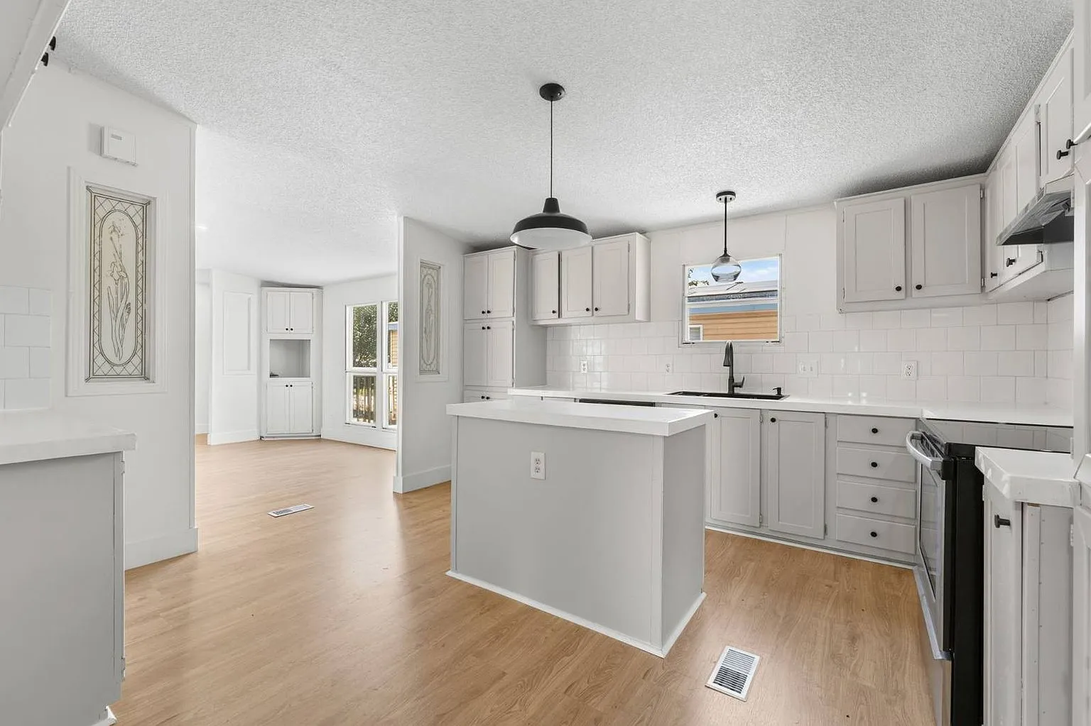 Updated 3-Bedroom Manufactured Home in Gated Lexington Place MHC, Keller, TX photo 5