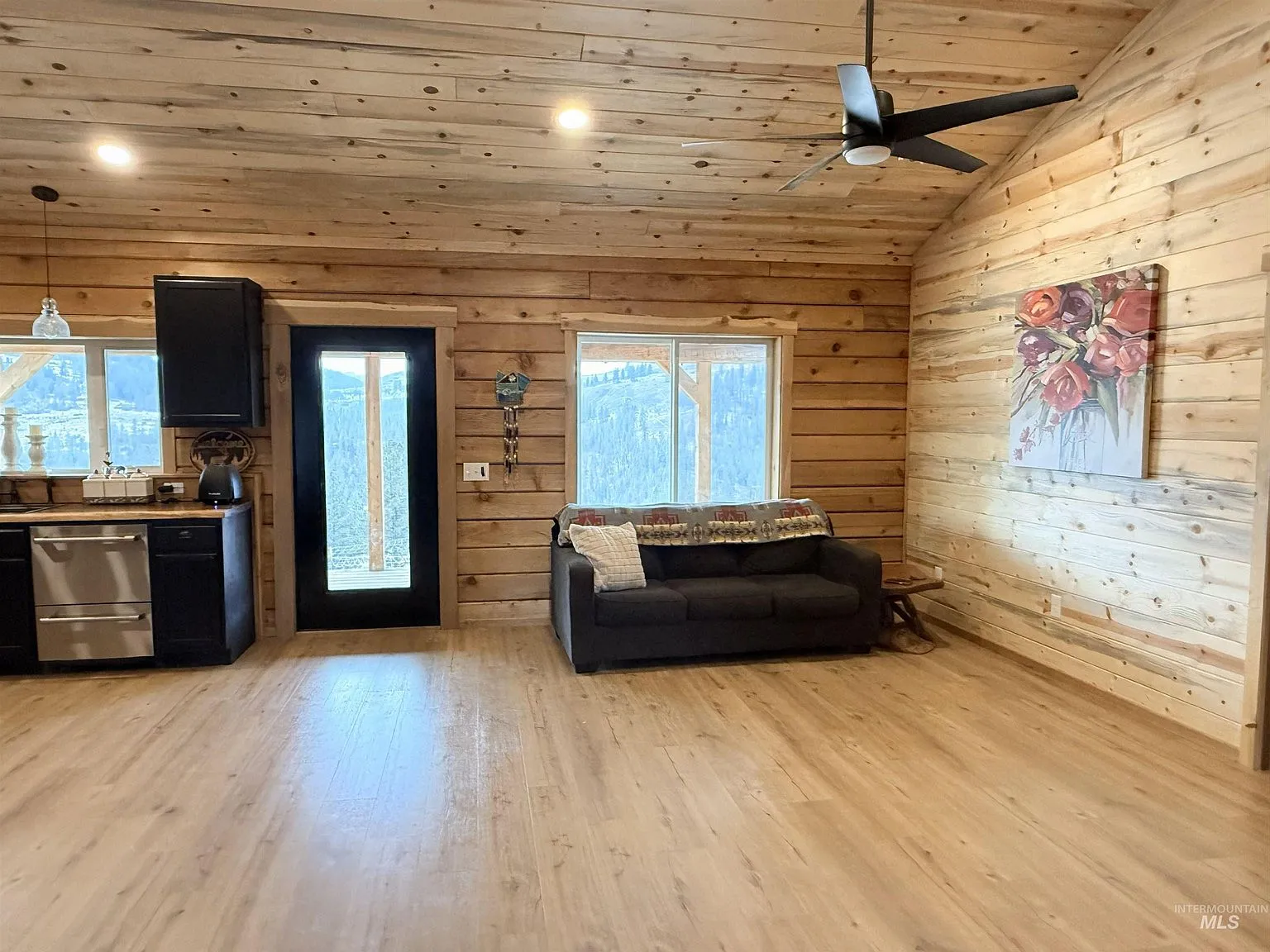 Cedar Log Country Home on 24.686 Acres near Harpster, Idaho County, ID photo 4