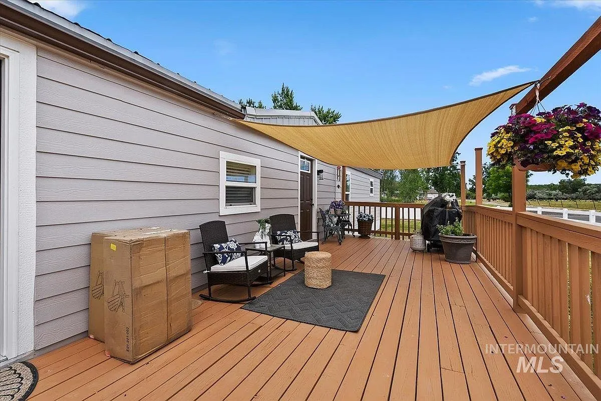 3-Bedroom Manufactured Home for Sale in Eagle, Idaho photo 6