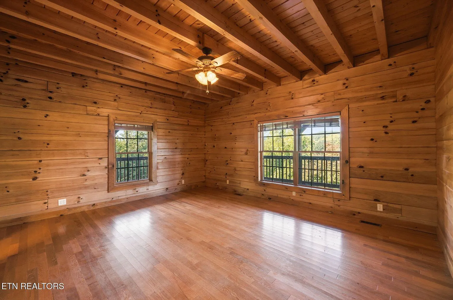 135 Marble Bluff Dr, Kingston, TN 37763 | Log-Style Home on 1.36 Acres photo 10