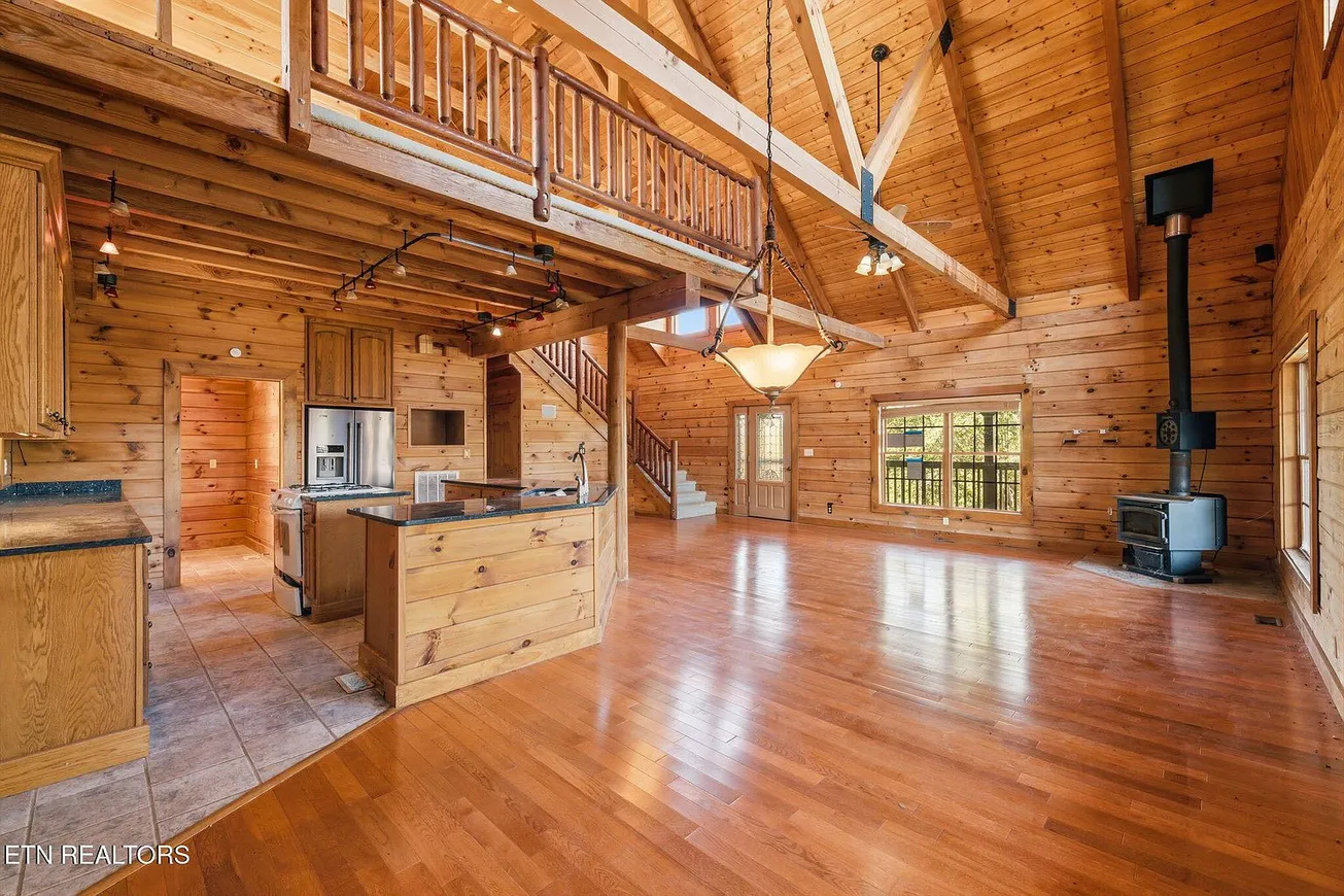 135 Marble Bluff Dr, Kingston, TN 37763 | Log-Style Home on 1.36 Acres photo 7