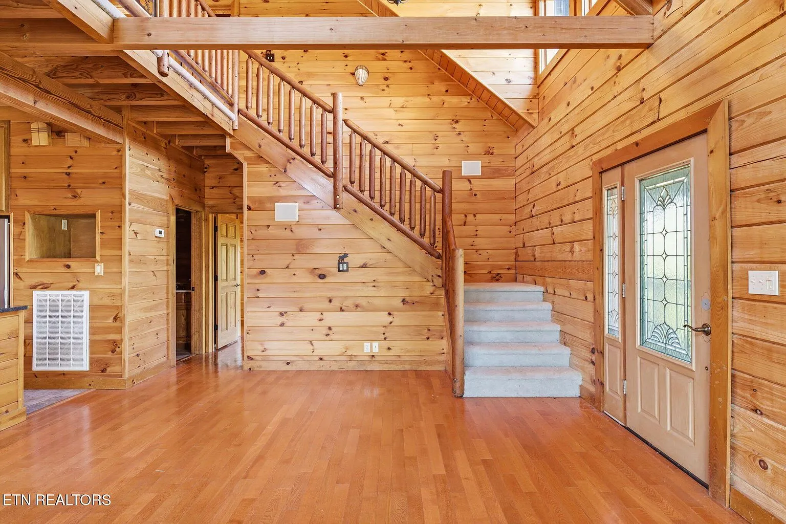 135 Marble Bluff Dr, Kingston, TN 37763 | Log-Style Home on 1.36 Acres photo 9