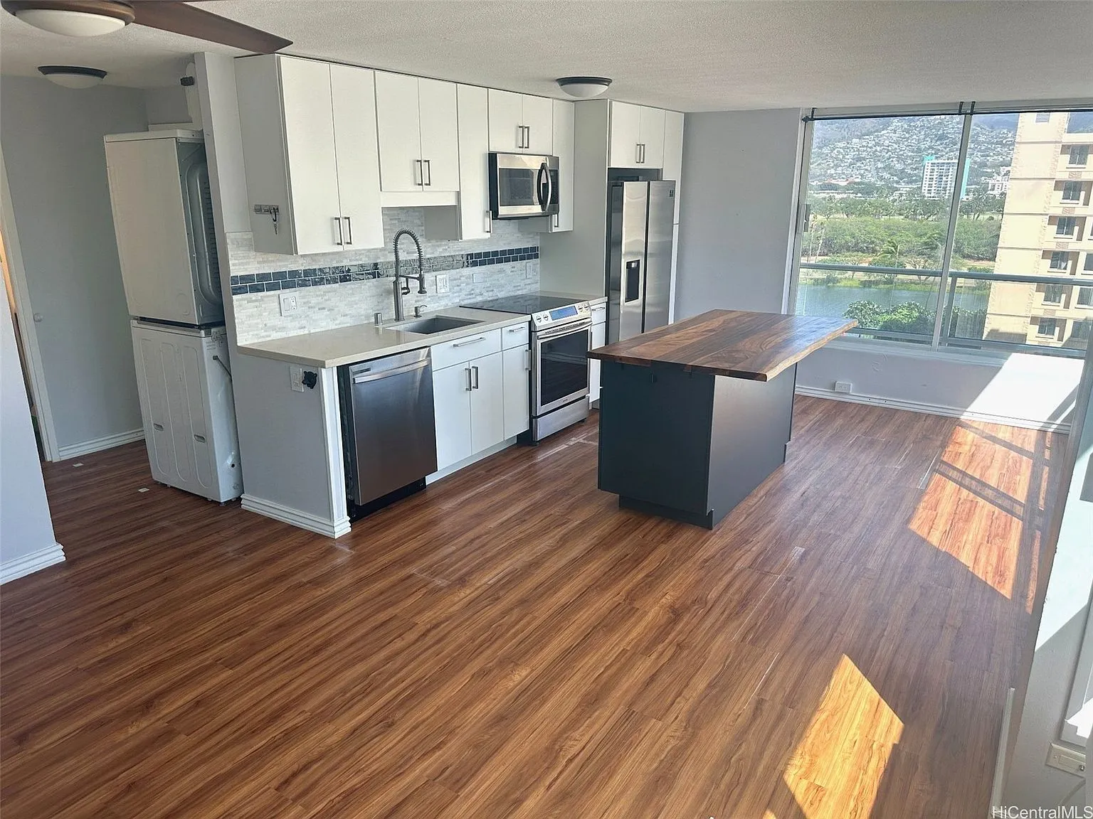 Renovated Waikiki 1-Bedroom Condo with Enclosed Lanai | Honolulu, HI photo 6