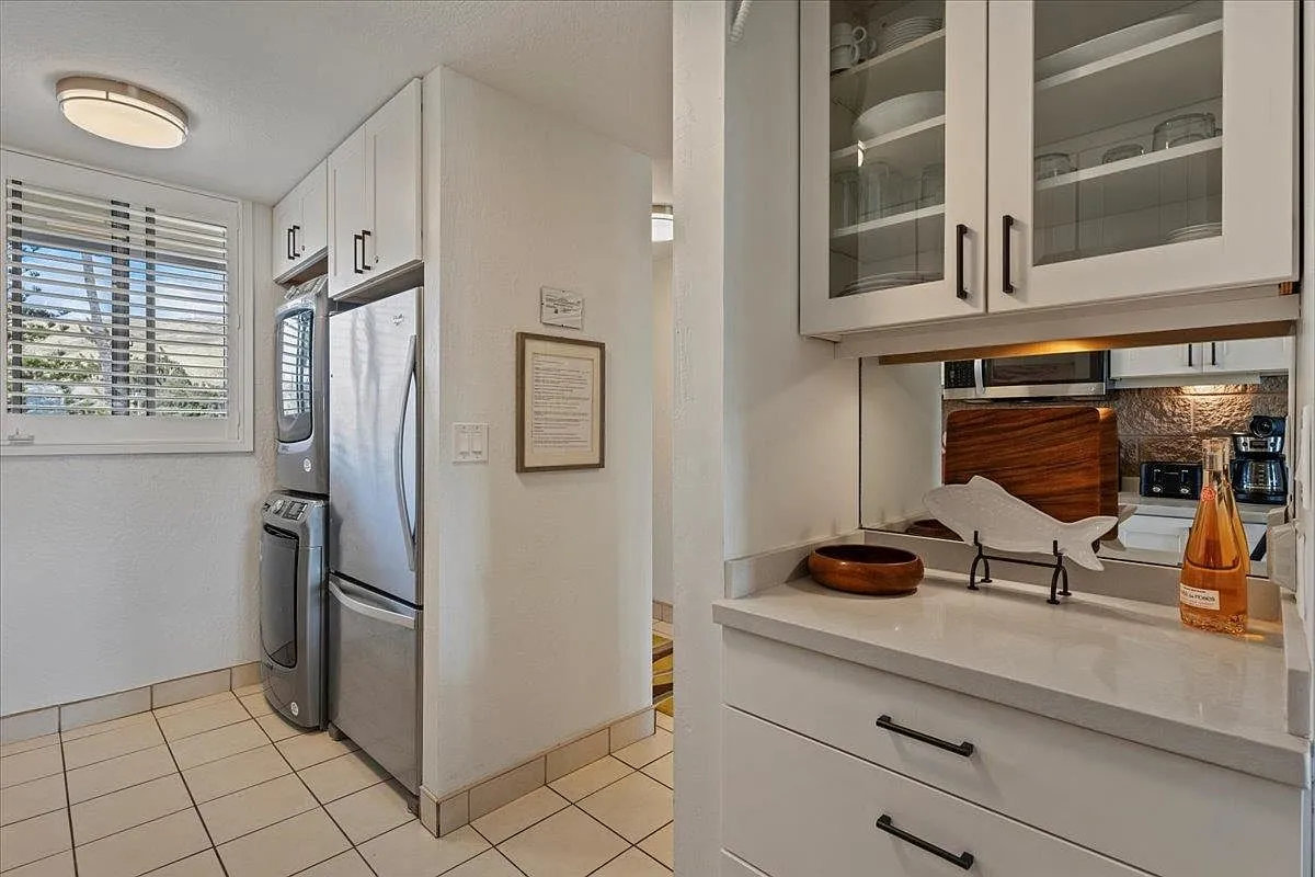 Kanai A Nalu 407: Top-Floor Ocean-View Condo in Wailuku, Maui photo 9