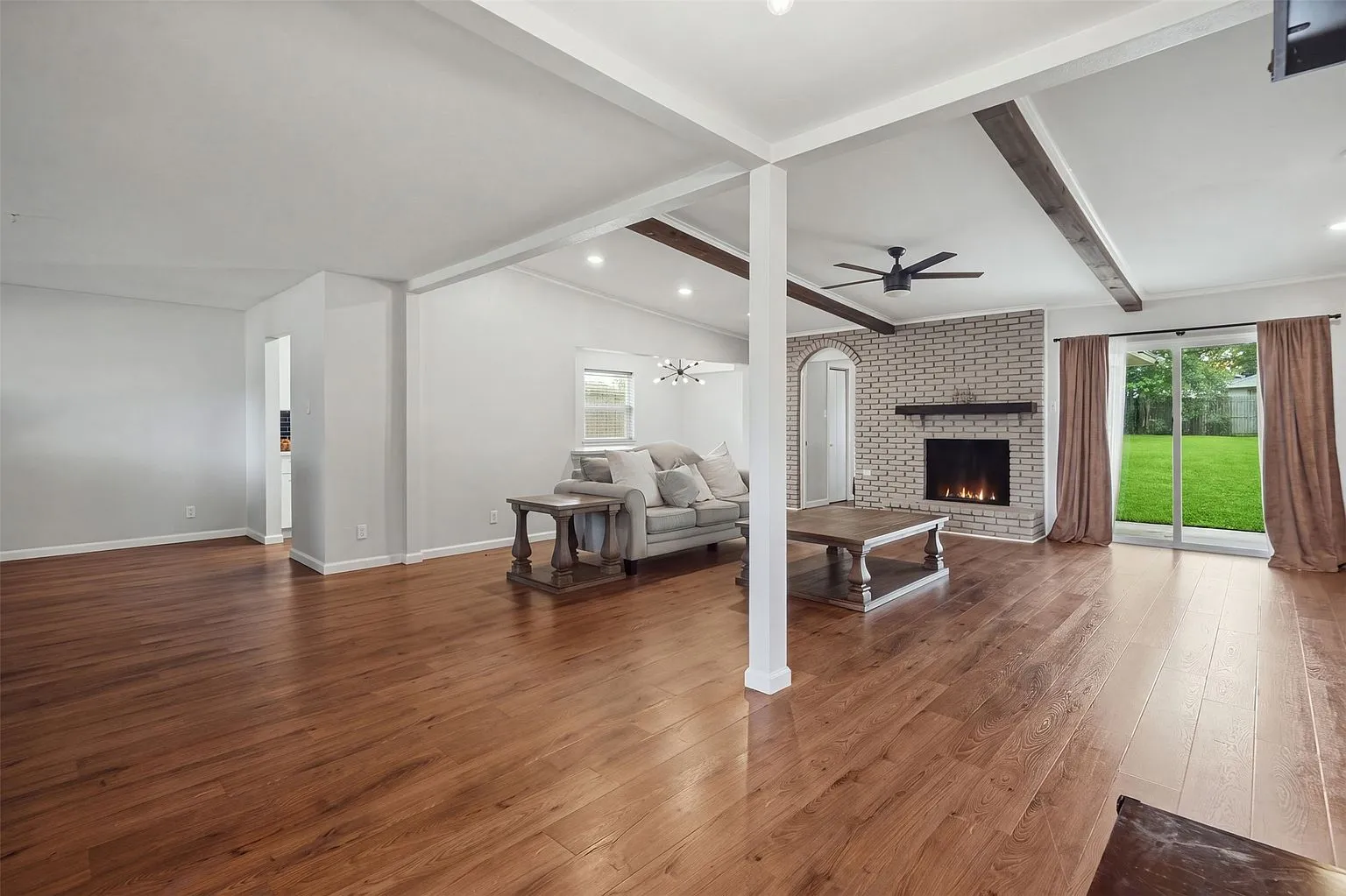 Four-Bedroom Home with 2,044 Sq Ft in Dallas, Texas photo 3
