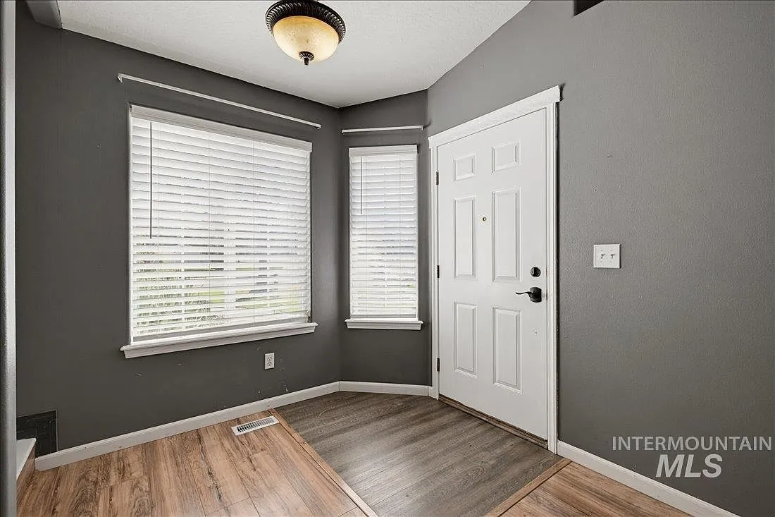 Caldwell, Idaho 3-Bedroom Home with 6,969.6-Sq-Ft Lot photo 4