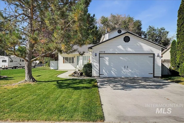 Caldwell, Idaho 3-Bedroom Home with 6,969.6-Sq-Ft Lot property photo