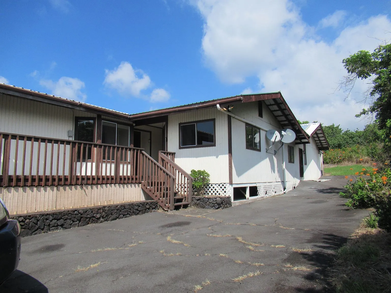 Ocean View, Hawaii Custom Home for Sale with 1.001-Acre Lot and Ocean-View Deck photo 2