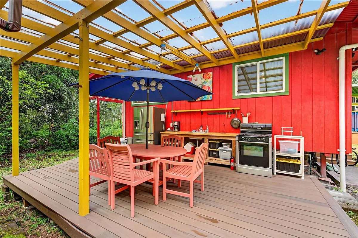 Private Four-Bedroom Island Compound on One Acre in Keaau, Hawaii photo 9
