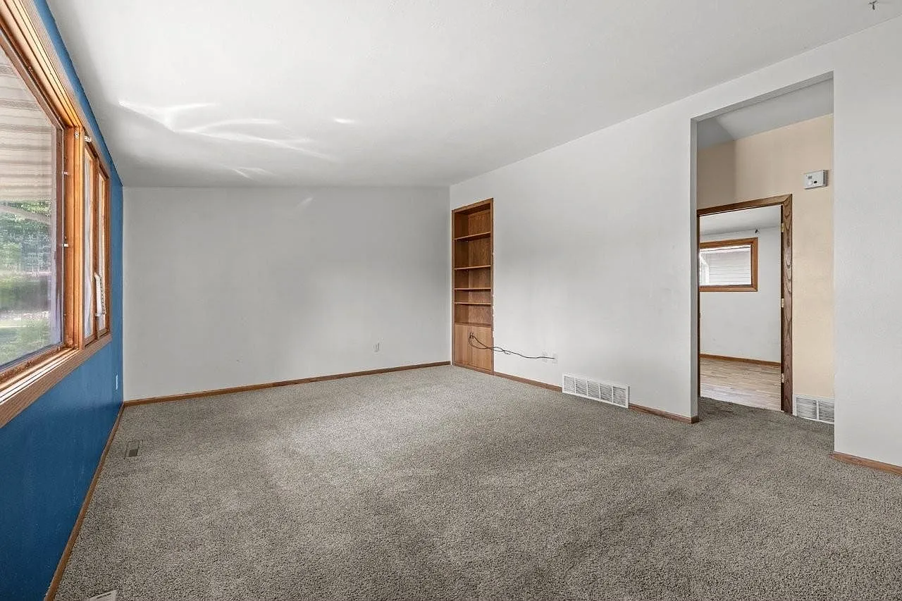 3-Bedroom Ranch-Style Home for Sale at 2609 1st Ave SW, Minot, ND photo 7