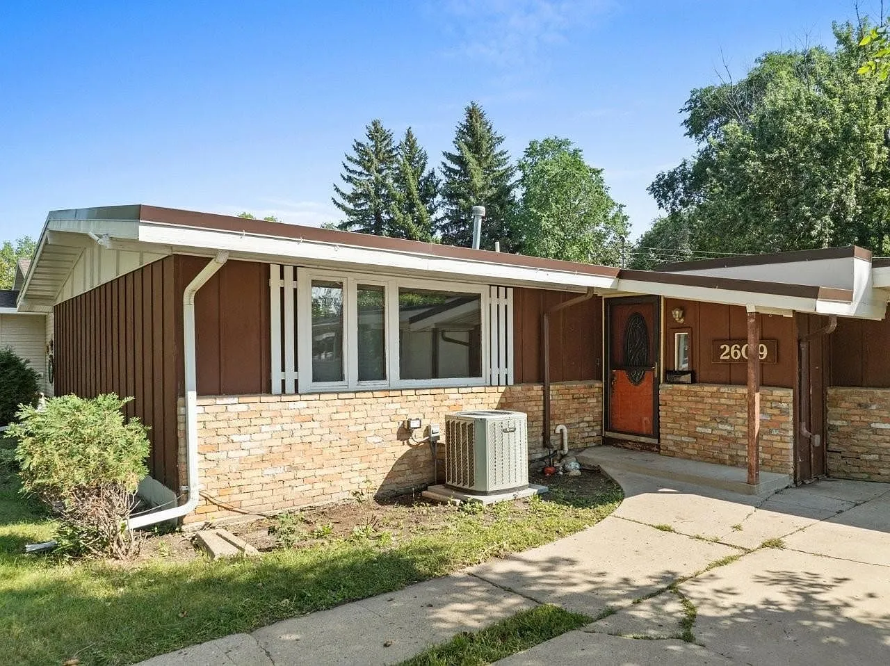 3-Bedroom Ranch-Style Home for Sale at 2609 1st Ave SW, Minot, ND photo 3