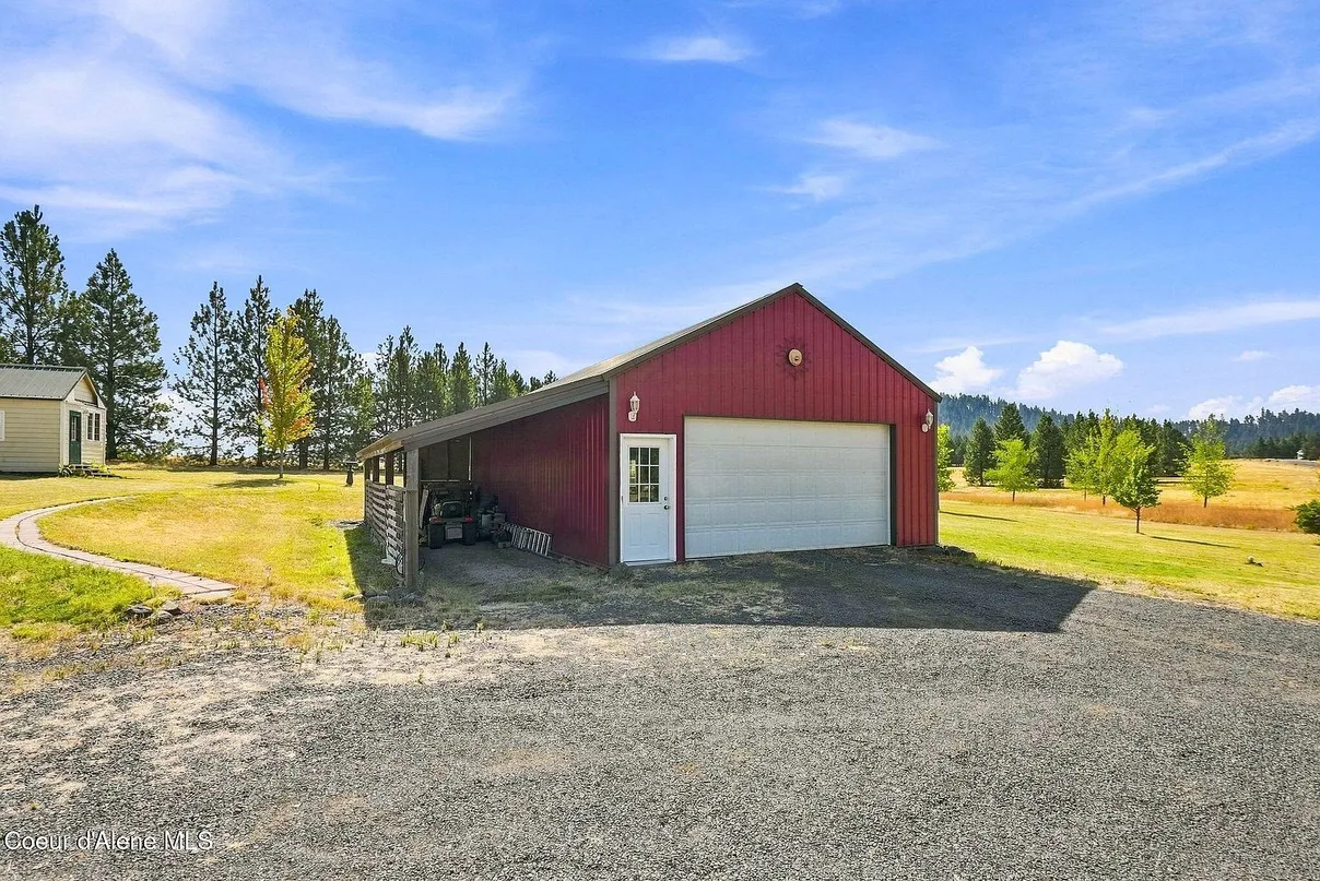Worley, Idaho Farmhouse-Style Home on 1.87 Acres with Guest House and Shop photo 4