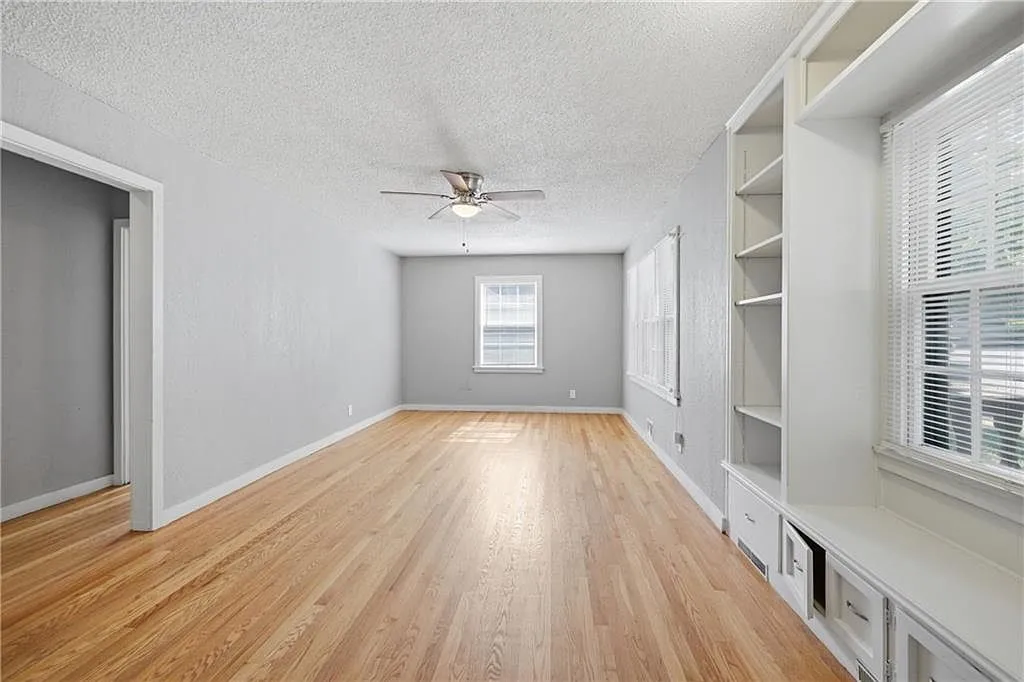 5-Bedroom Home with Finished Basement for Sale in Raytown, Missouri photo 8