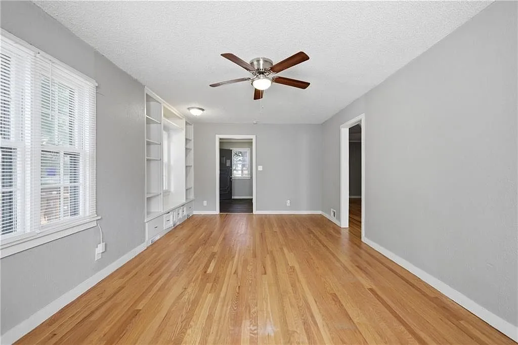 5-Bedroom Home with Finished Basement for Sale in Raytown, Missouri photo 9