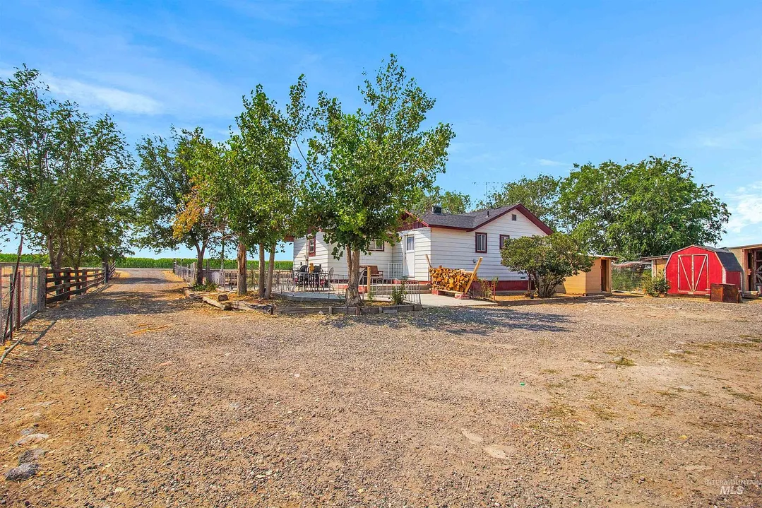 Castleford, Idaho One-Acre Country Home with 4 Bedrooms photo 6
