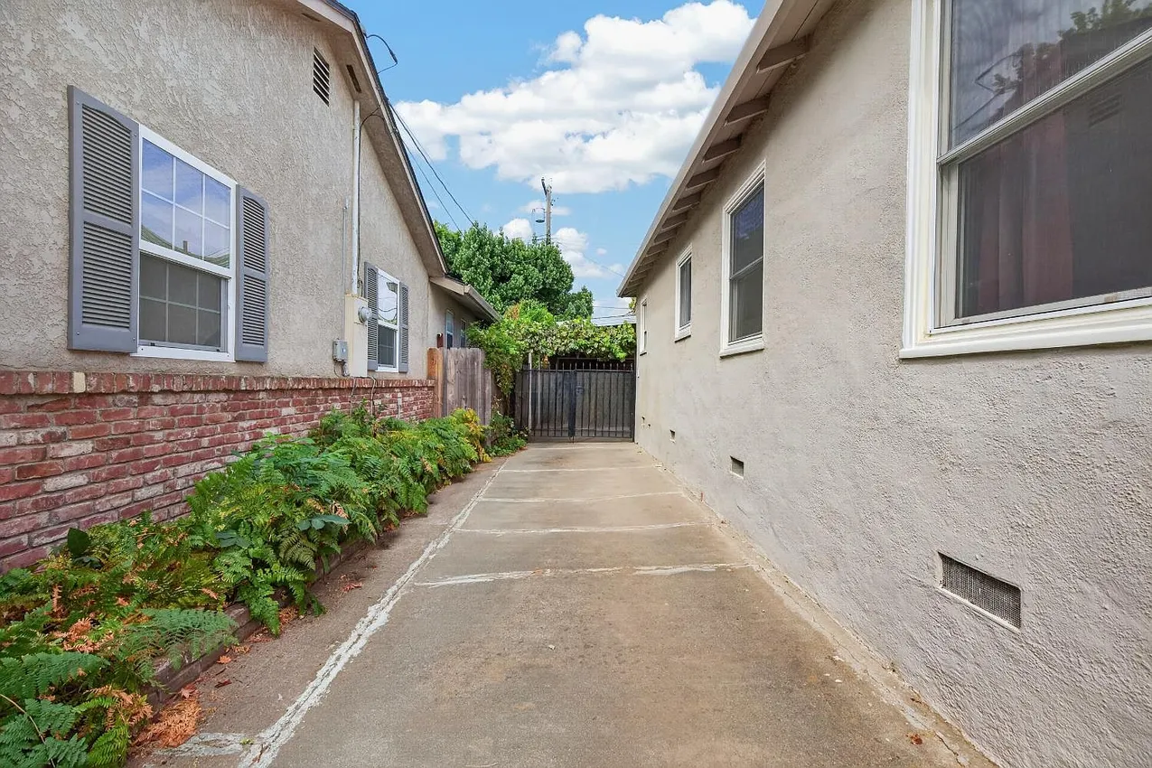 Charming 3-Bedroom Home for Sale at 729 Howard Street in Lodi, California photo 7