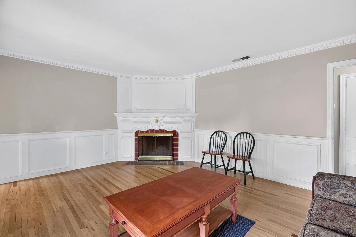 Charming 3-Bedroom Home for Sale at 729 Howard Street in Lodi, California photo 10
