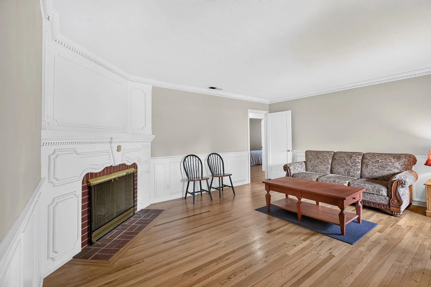 Charming 3-Bedroom Home for Sale at 729 Howard Street in Lodi, California photo 8