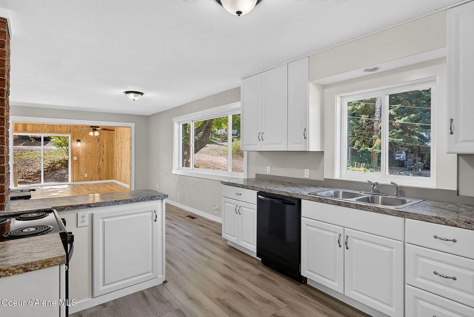 Remodeled 2-Bedroom Home on 0.25 Acre in Oldtown, Idaho photo 2