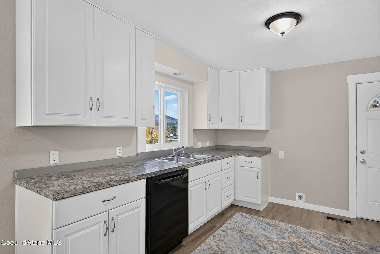 Remodeled 2-Bedroom Home on 0.25 Acre in Oldtown, Idaho photo 5