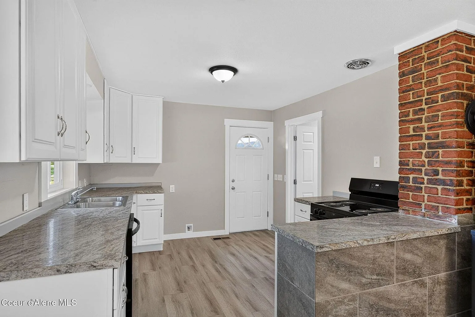 Remodeled 2-Bedroom Home on 0.25 Acre in Oldtown, Idaho photo 3