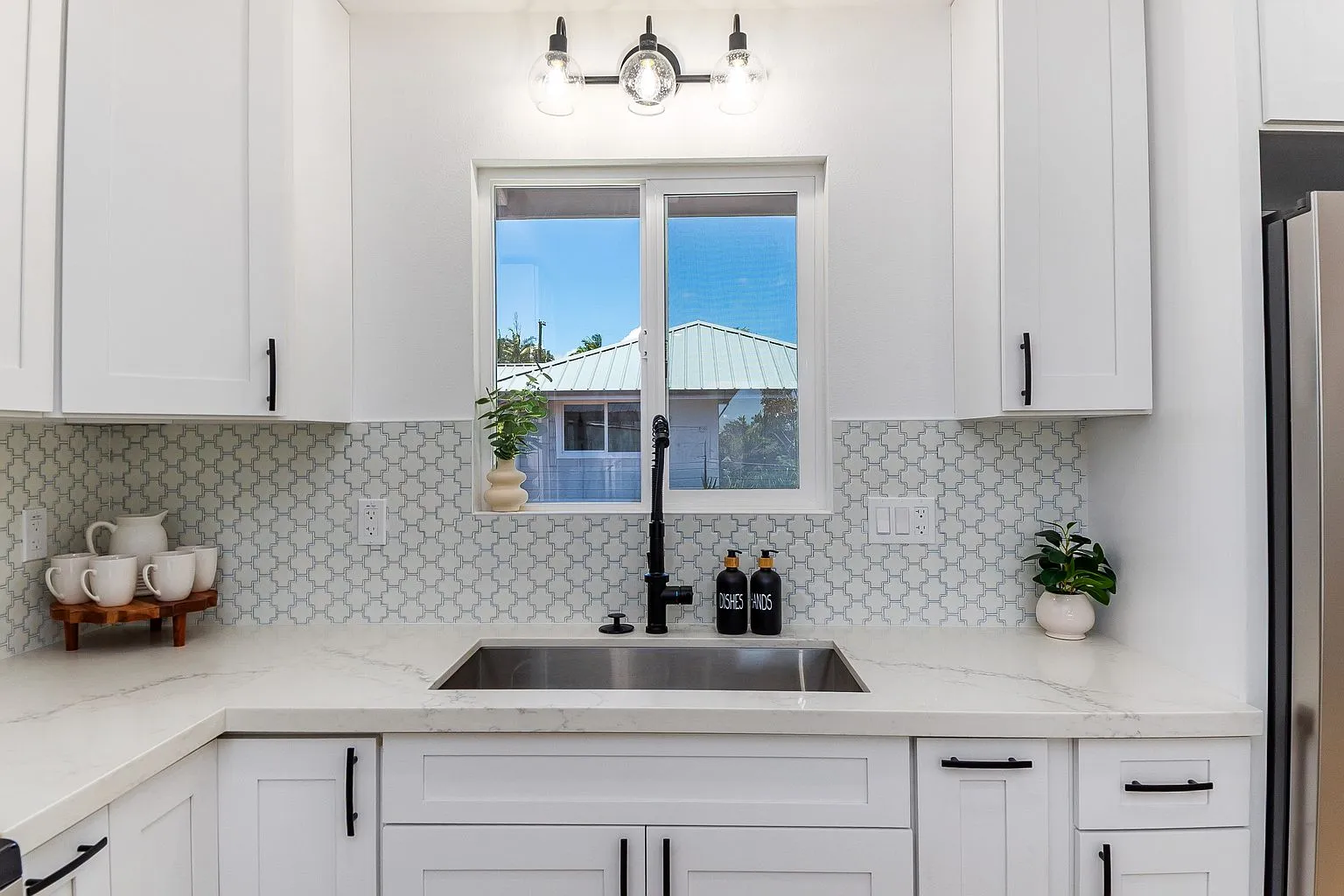 Mountain View, Hawaii 2-Bedroom Home with 7,500-Sq-Ft Lot for Sale photo 8