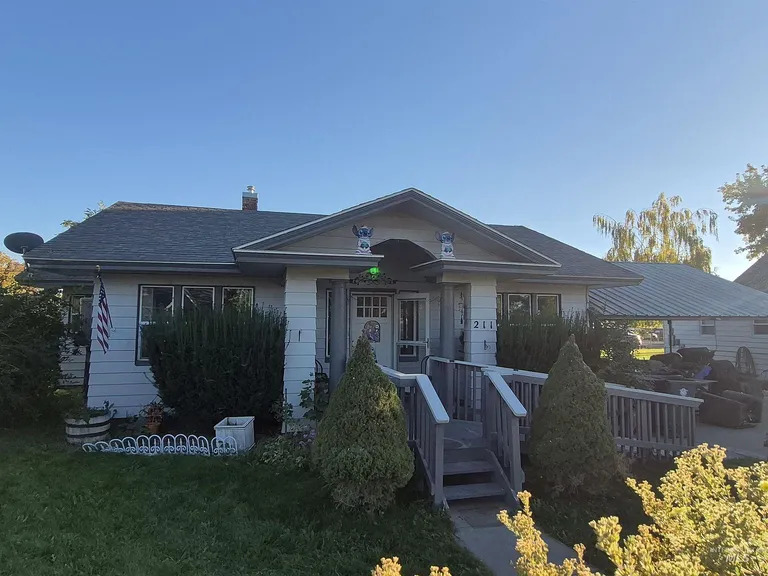 4-Bedroom Home for Sale in Kimberly, Idaho, with 1,902 Sq Ft property photo