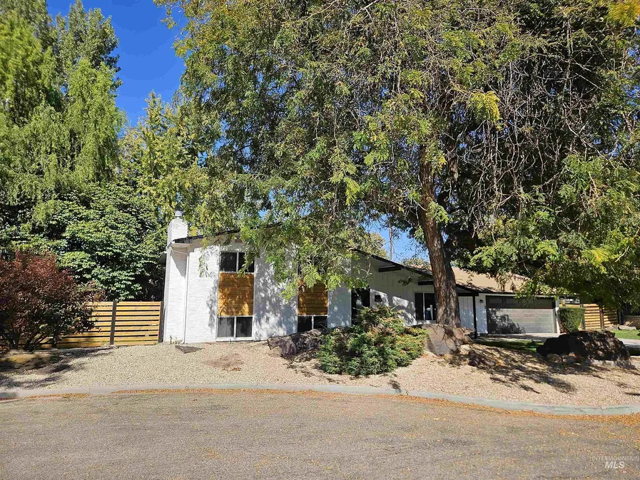 Caldwell, Idaho Country Home for Sale: 5 Bedrooms on 0.29 Acres photo 3