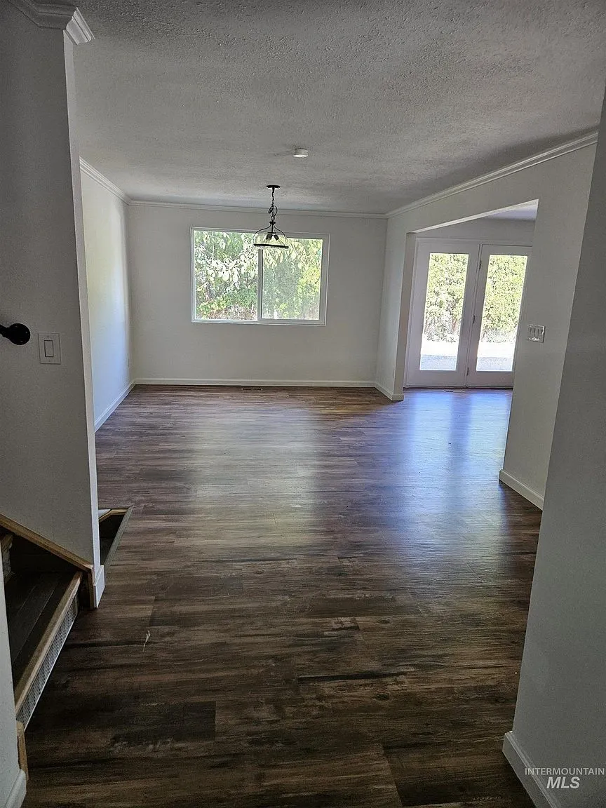 Caldwell, Idaho Country Home for Sale: 5 Bedrooms on 0.29 Acres photo 8