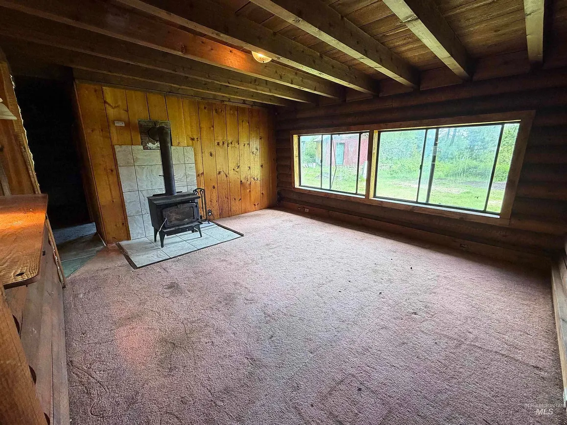 Deary, Idaho Log Cabin on 2.26 Acres with 3 Bedrooms photo 5